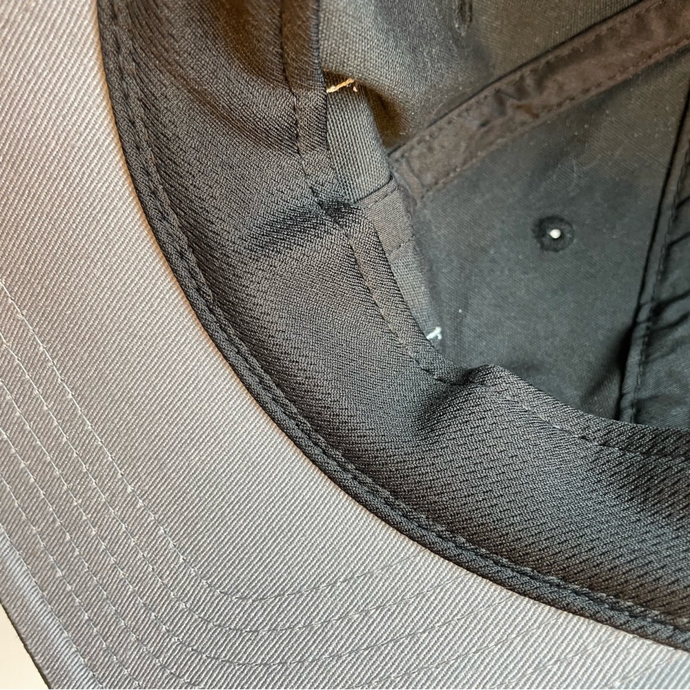 Adidas climate black three stripe life hat. - Picture 4 of 7